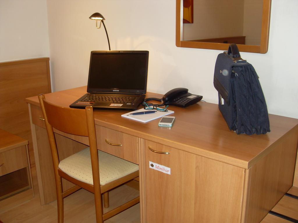 Hotel Tirrenus Perugia Eksteriør billede